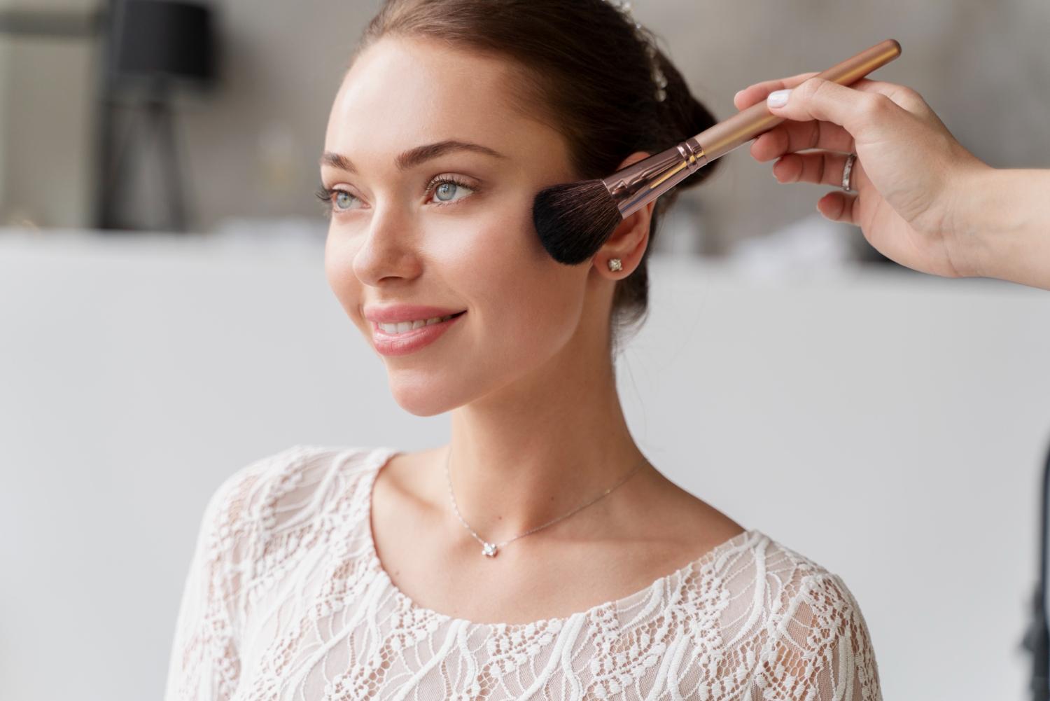 Evoniquezuet에서 완성하는 당신의 빛나는 순간들